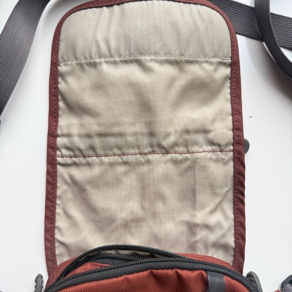 REI Adjustable Crossbody Bag Rust Red 8"x6.5" Lightweight Durable Nylon - Picture 6 of 12